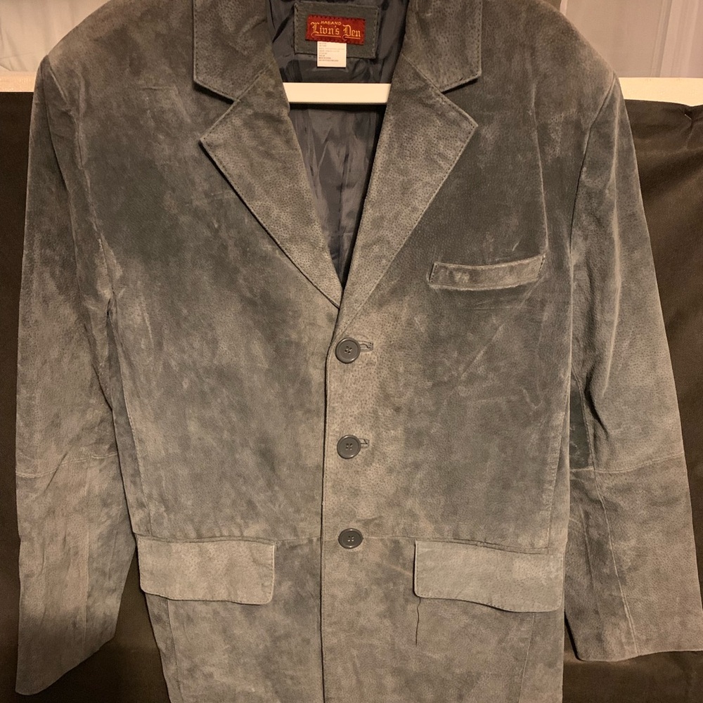 Lion’s Den light-gray tone suede sport jacket